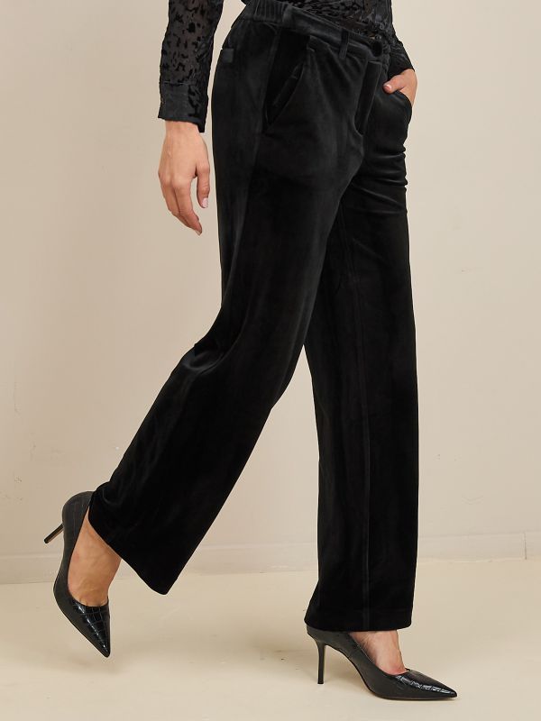 מכנסי קטיפה