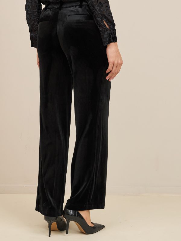 מכנסי קטיפה