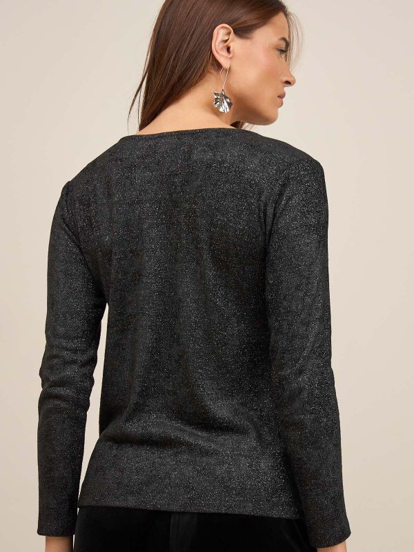 חולצת קטיפה צרובה