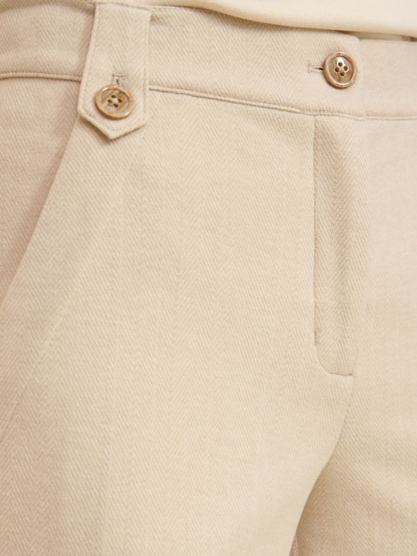 מכנסיים מחוייטים