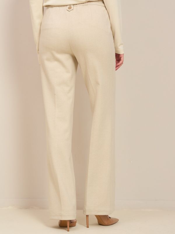 מכנסיים מחוייטים