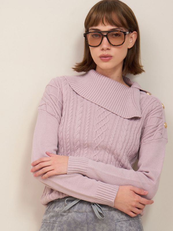 סריג עם צוארון גוף וכפתור