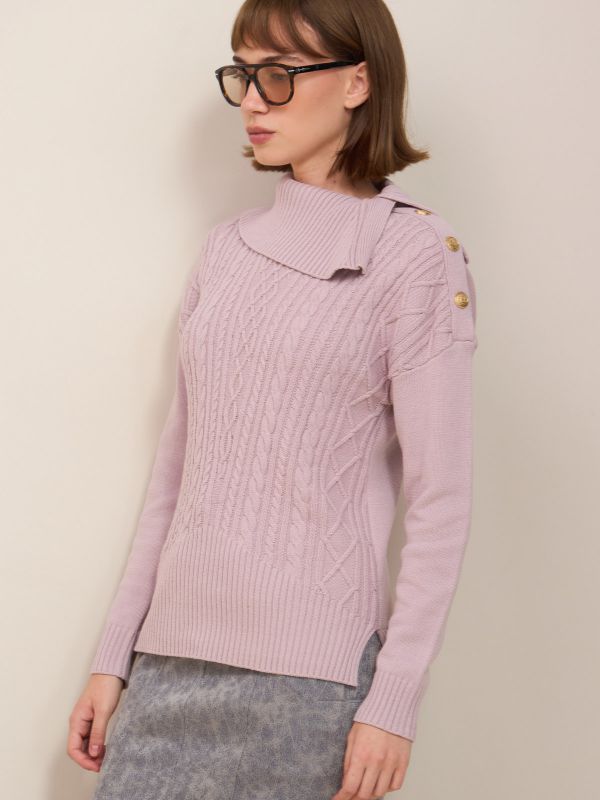 סריג עם צוארון גוף וכפתור