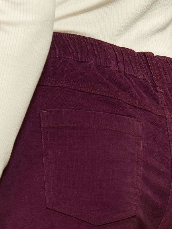 מכנסי קורדרוי מתרחבים