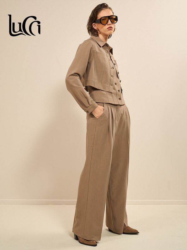 מכנסיים בווליום