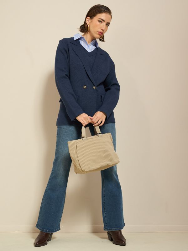 עליונית מחוייטת סריג