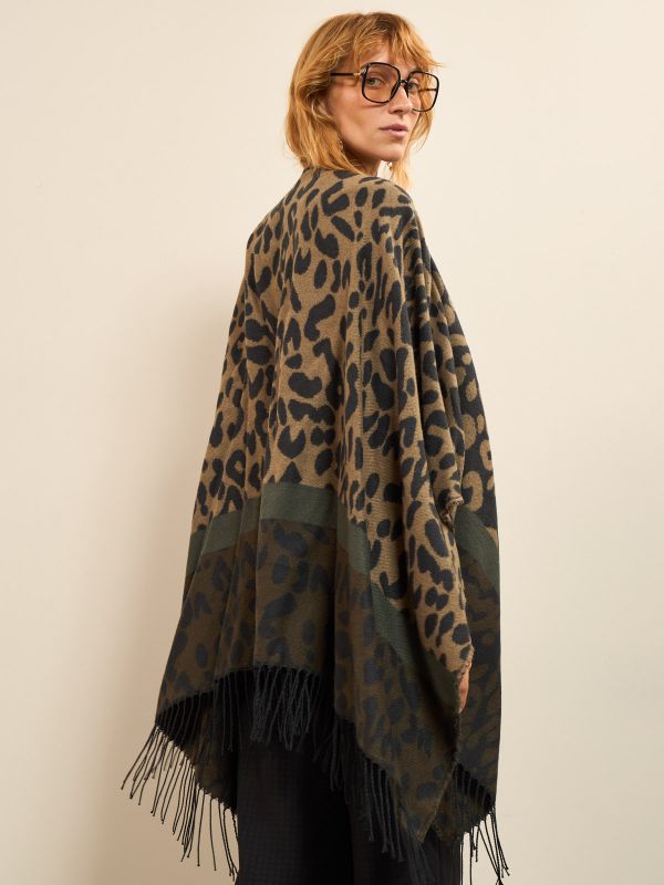 פונצ’ו מנומר