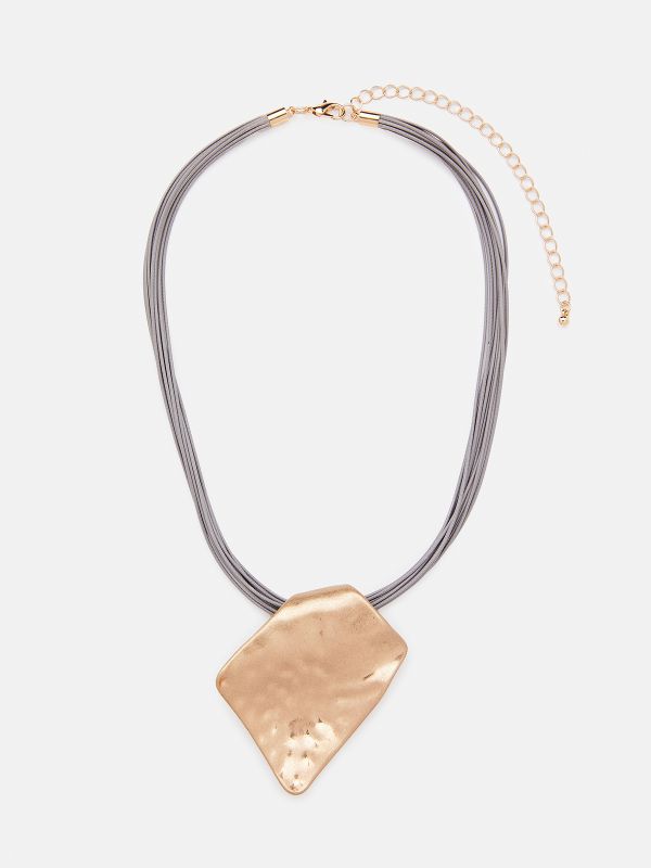 שרשרת תליון זהב נשפך