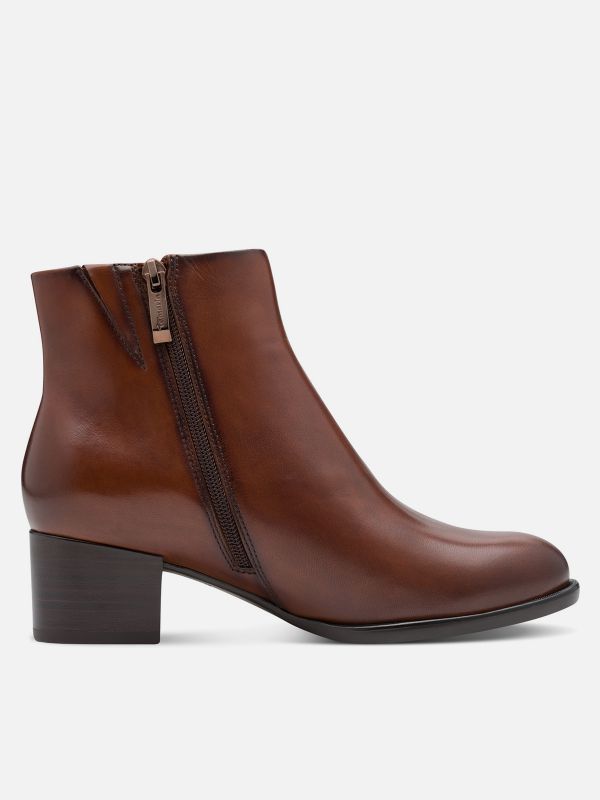 מגפון עור בעיצוב אורבני מעודכן עם רוכסן. חום מוסקט.