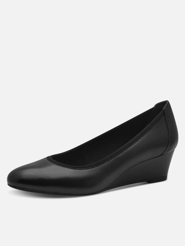 נעל סירה עור שחורה קלאסית, עקב ”רוקי”. תמריס TAMARIS.