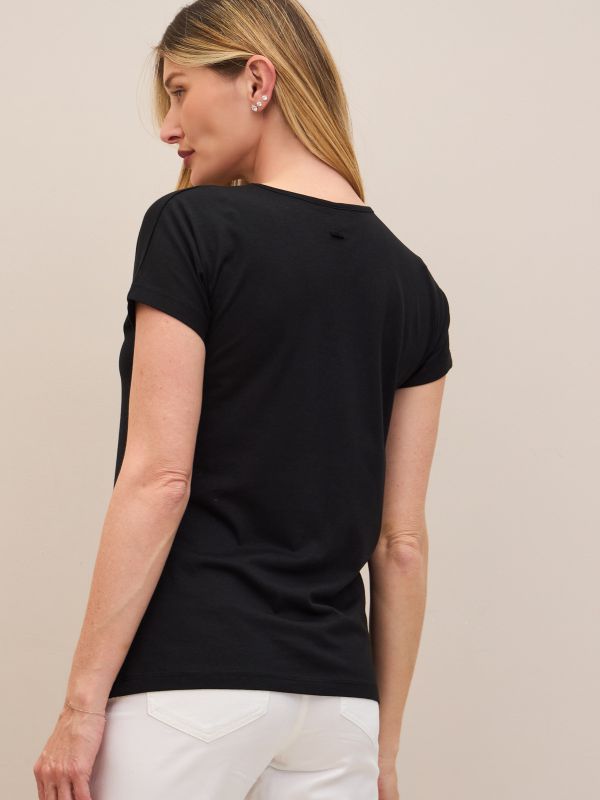 פרומו טישרט עם ריקמת עלה