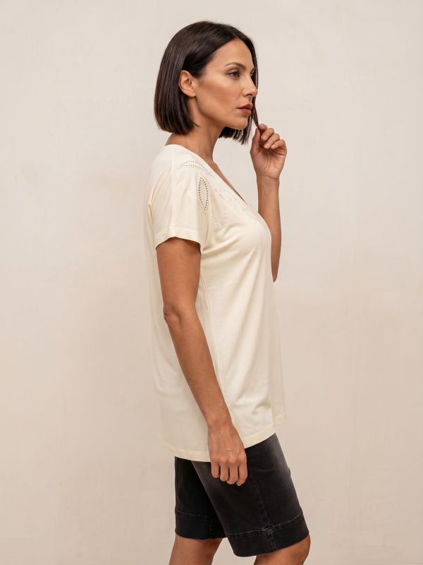 פרומו טישרט עם ריקמת עלה