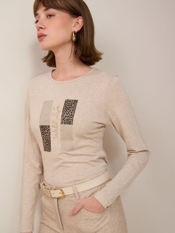 טישרט עם  דפוס