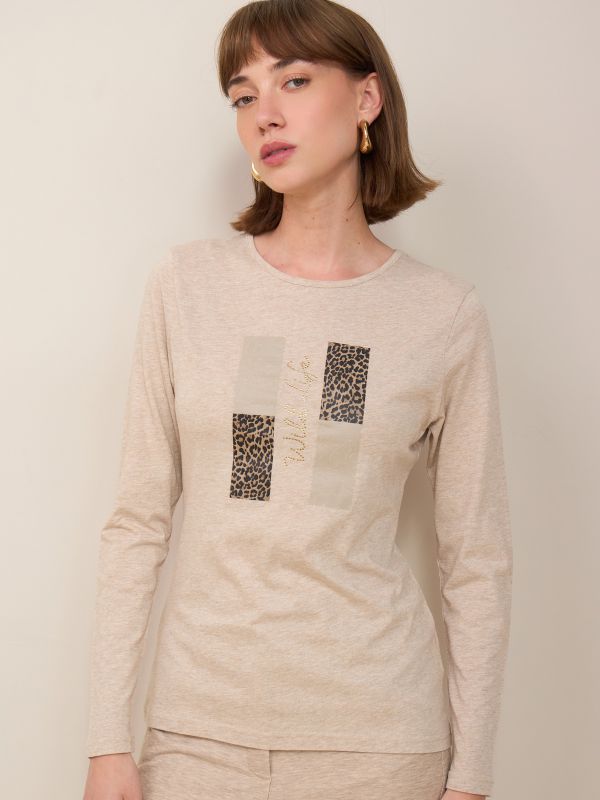 טישרט עם  דפוס