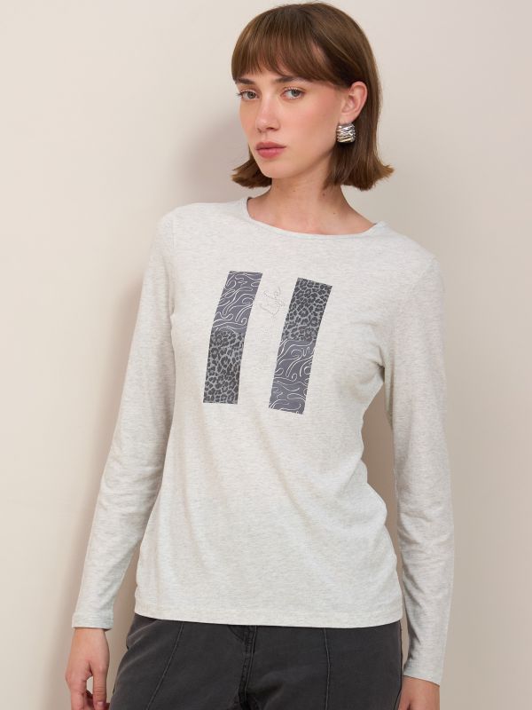 טישרט עם  דפוס