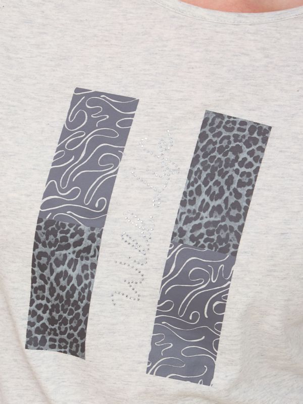 טישרט עם  דפוס