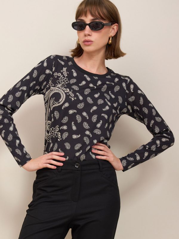 טישרט מודפס פרחים