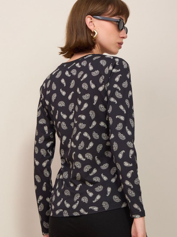 טישרט מודפס פרחים