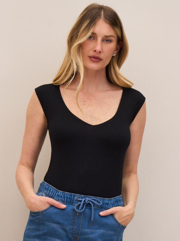 גופיה בסיסית V