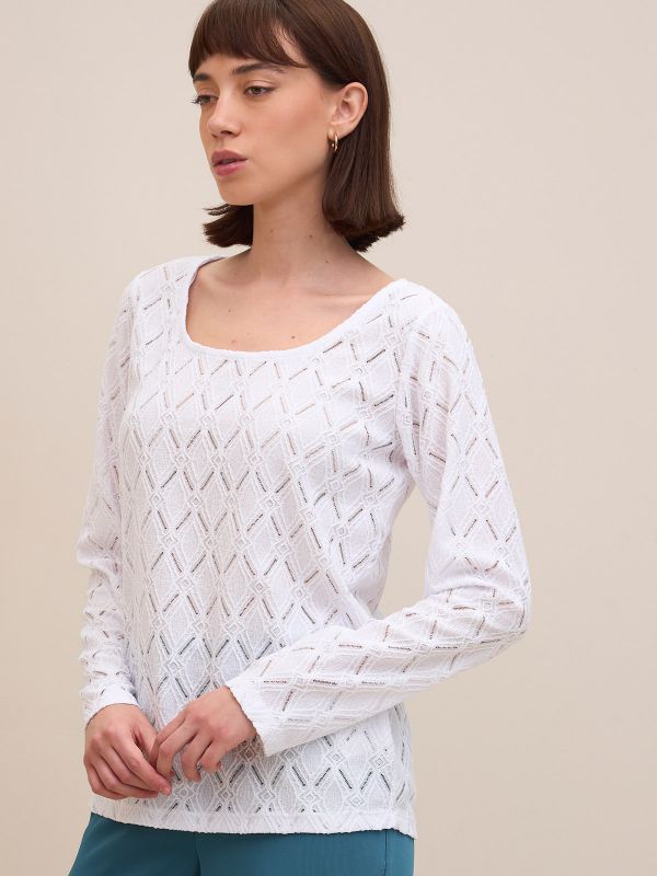 טי שרט תחרה מחשוף מכובע