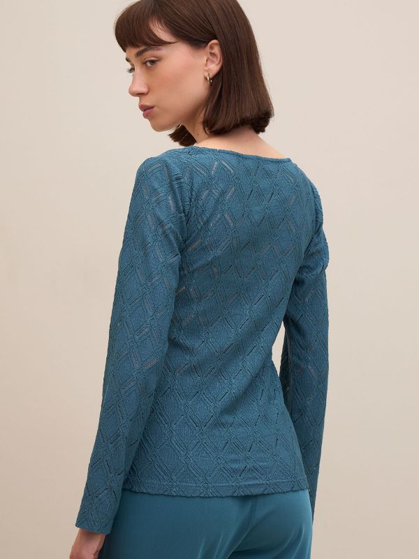 טי שרט תחרה מחשוף מכובע