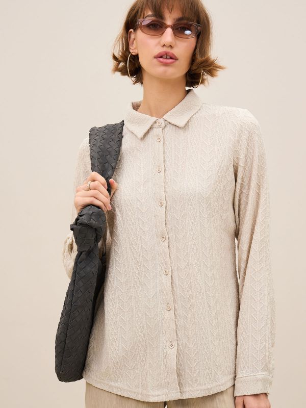 חולצת תחרה מכופתרת