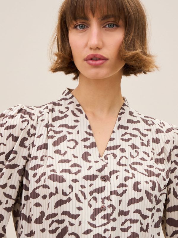 חולצה מודפסת