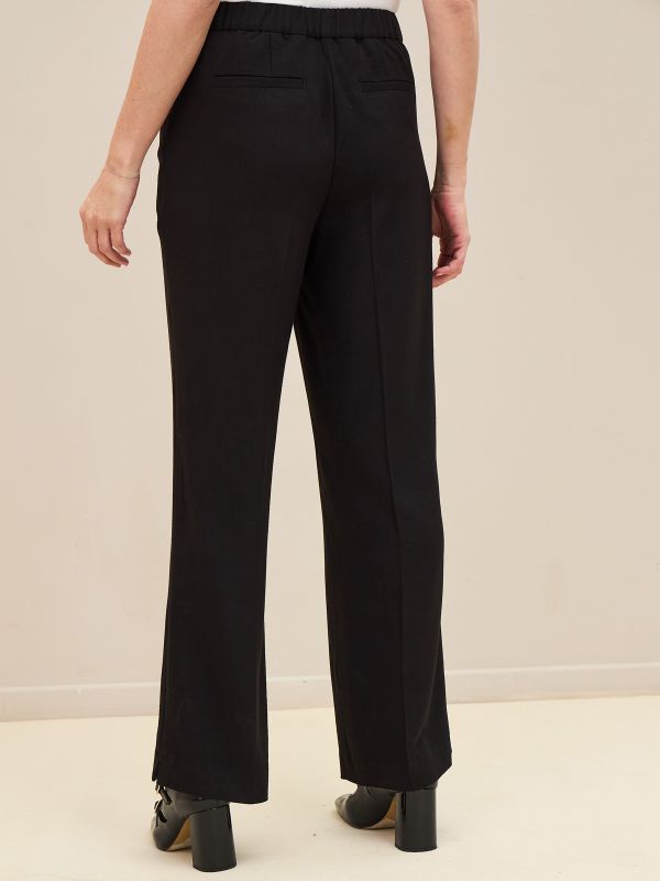 מכנסיים מחוייטים