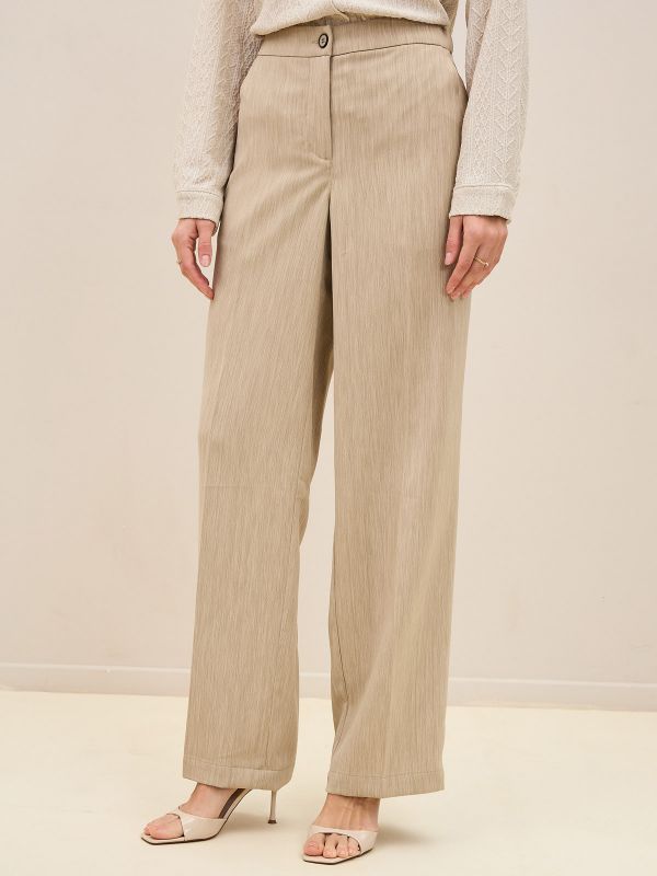 מכנסיים מחוייטים