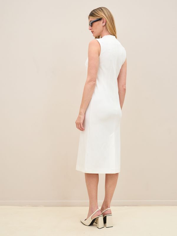 שמלה מחוייטת