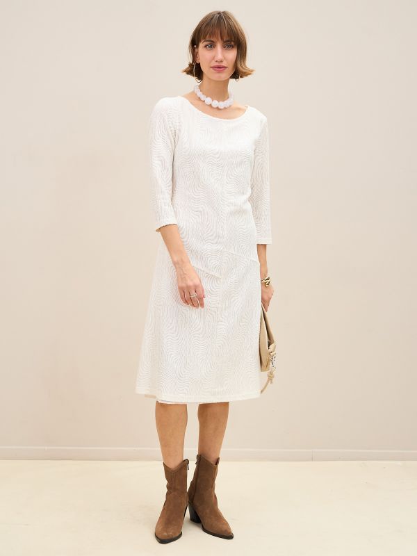 שמלת תחרה מעוצבת