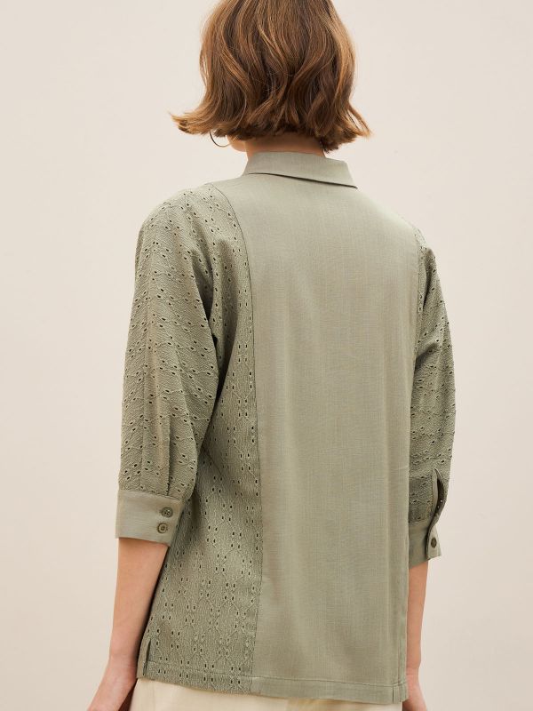 חולצת אריג שילוב תחרה