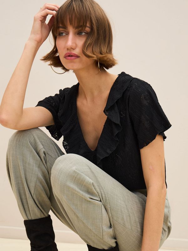 טי שרט תחרה וולנים