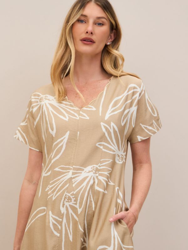 שמלת פשתן מתרחבת