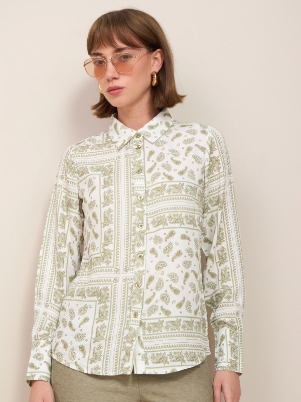 חולצה מכופתרת דפוס טלאים