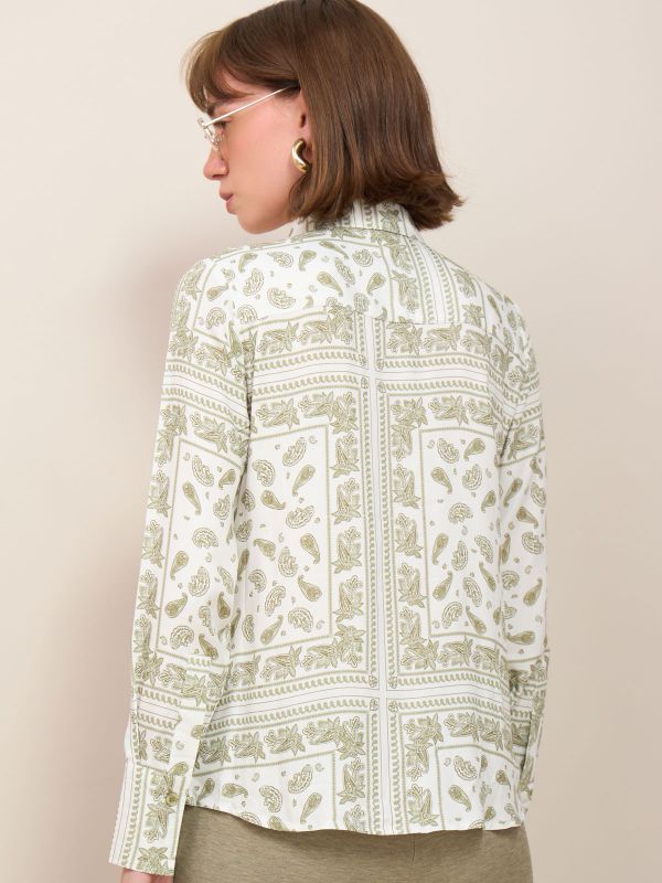 חולצה מכופתרת דפוס טלאים