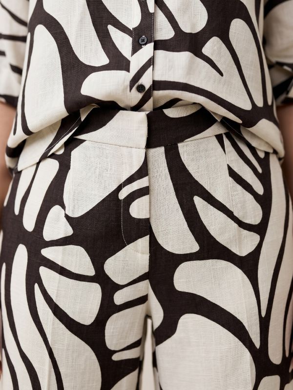 מכנסיים מודפסים