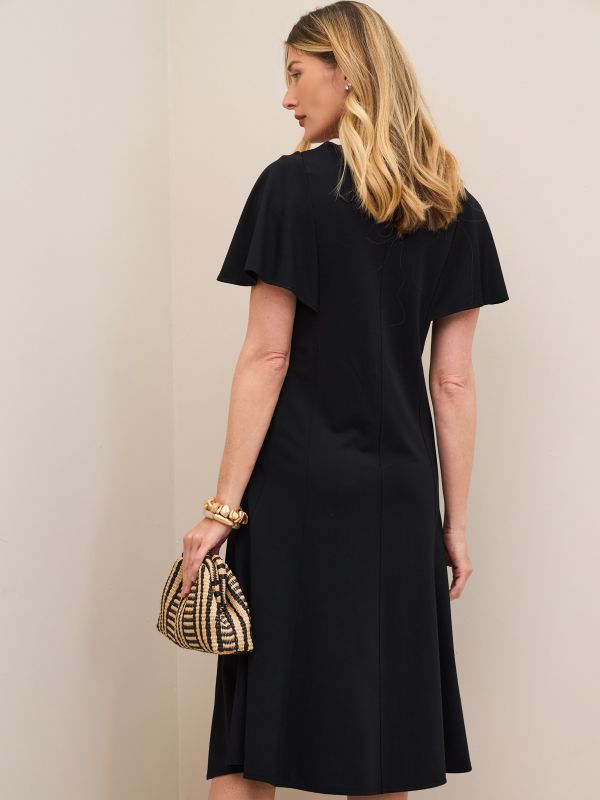 שמלה ארוכה מתרחבת