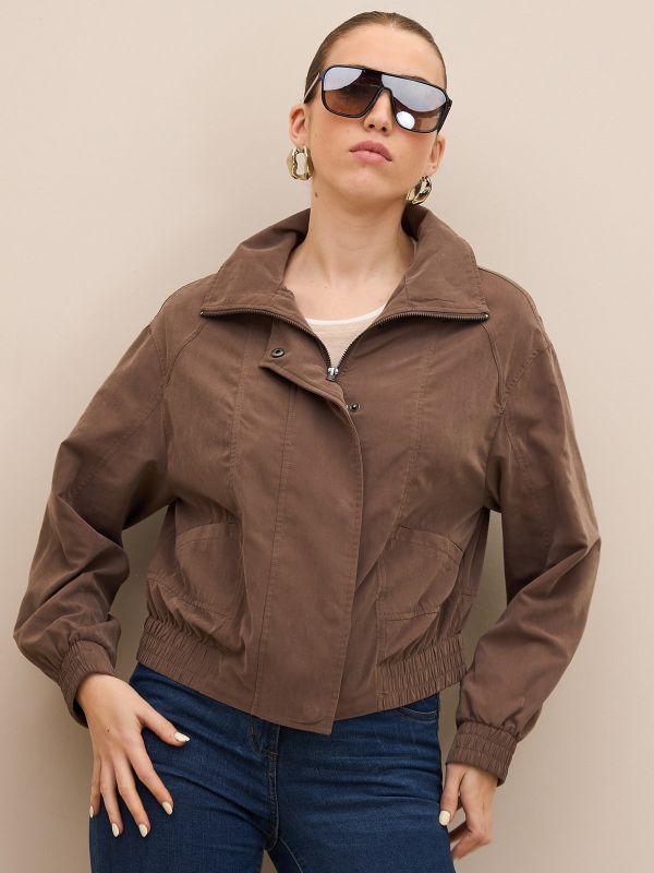 עליונית עם צוורון וLBC