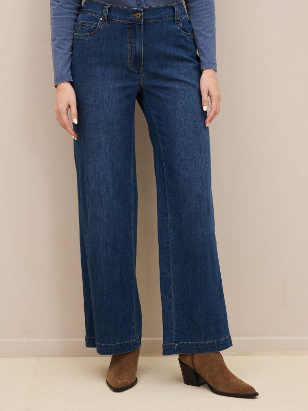 ג’ינס רגל מתרחבת וחגורה