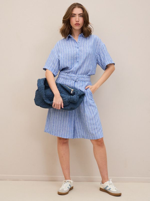 חולצה ריזורט פסים מכופתרת