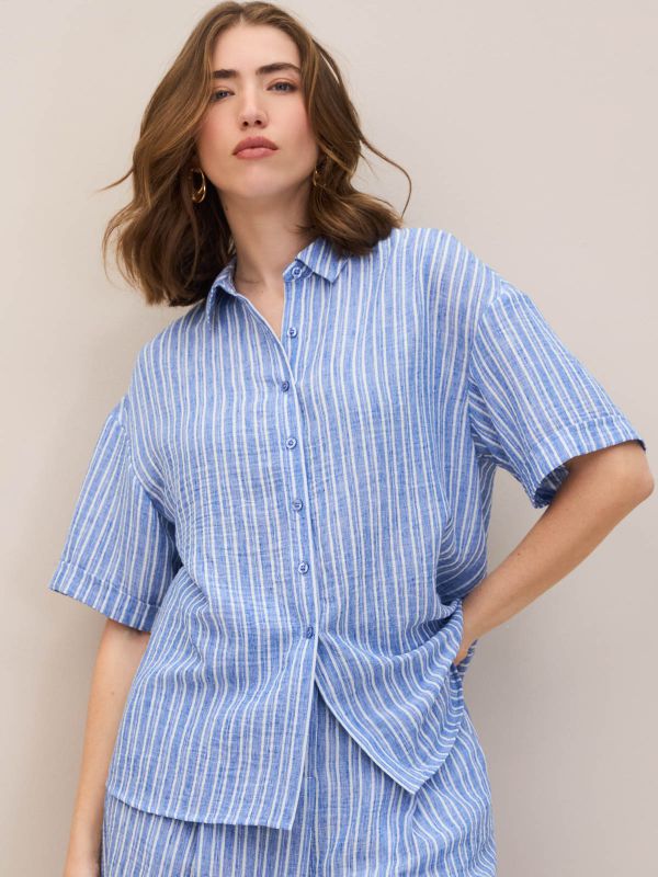 חולצה ריזורט פסים מכופתרת