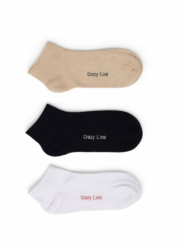 שלישיית גרבים ללא תפר