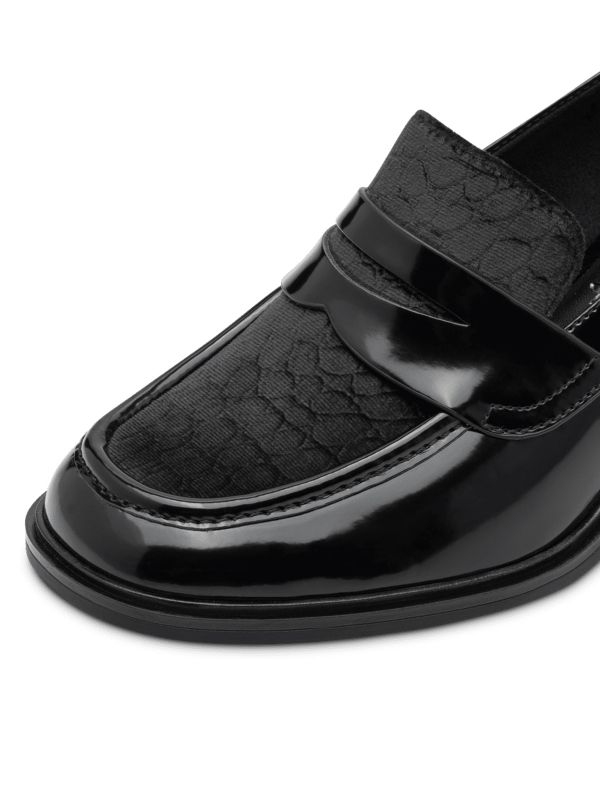 מוקסינים עקב, שחור לק עם טקסטורת קרוק. תמריס TAMARIS