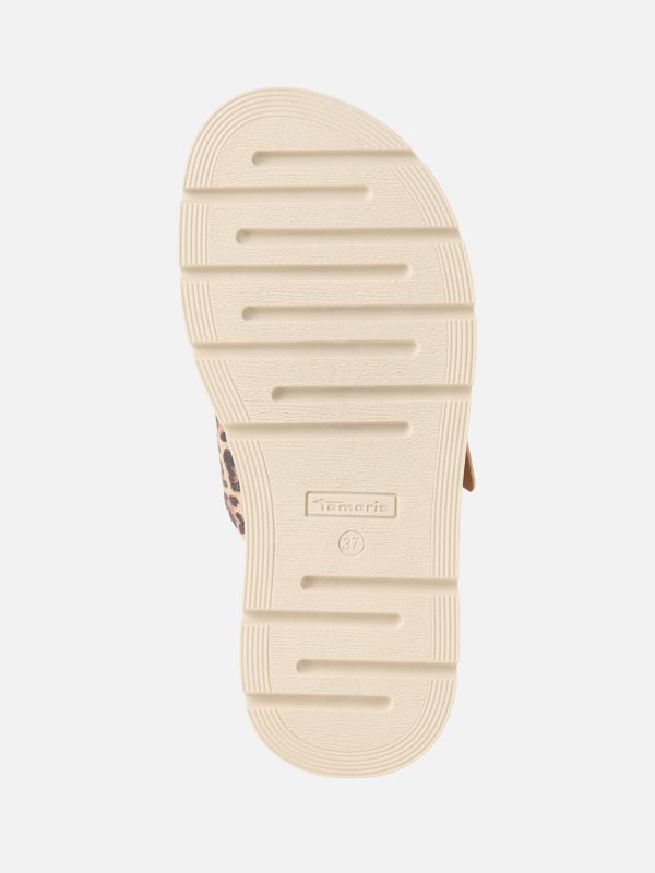 כפכפי נוחות מעור בעיצוב נקי ואופנתי. תמריס TAMARIS.