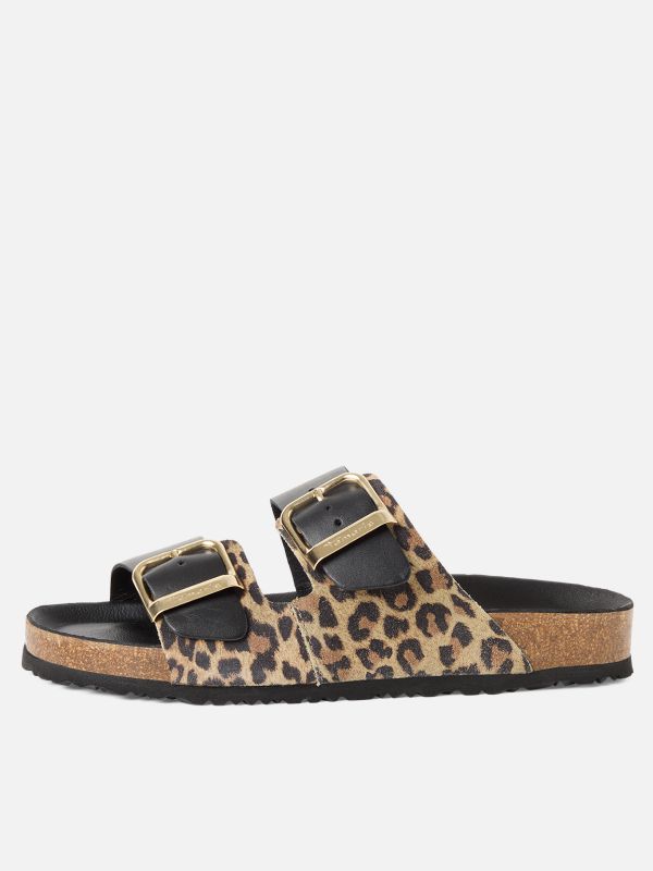 כפכפי קיץ מעור בעיצוב מוקפד. תמריס TAMARIS.