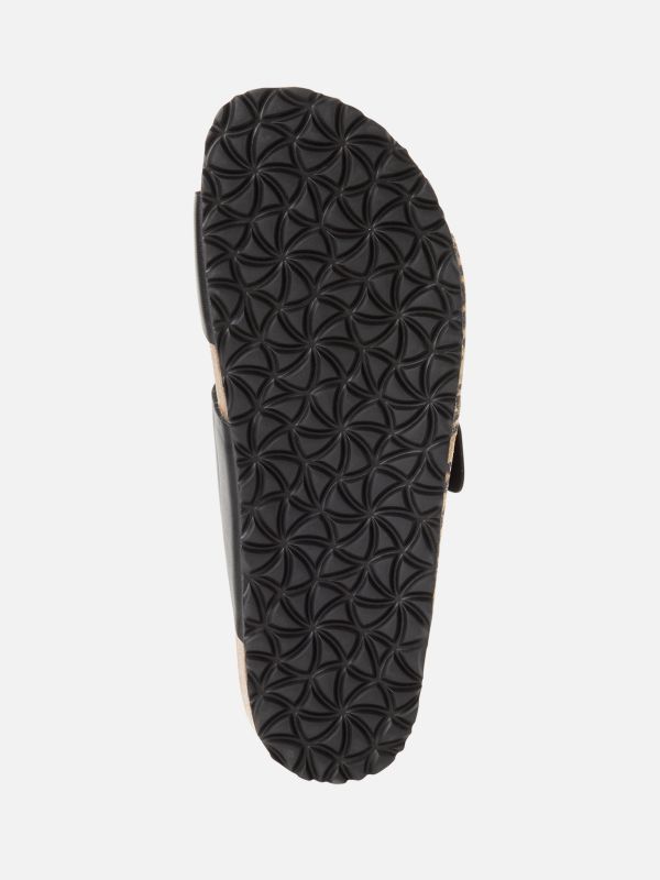 כפכפי קיץ מעור בעיצוב מוקפד. תמריס TAMARIS.