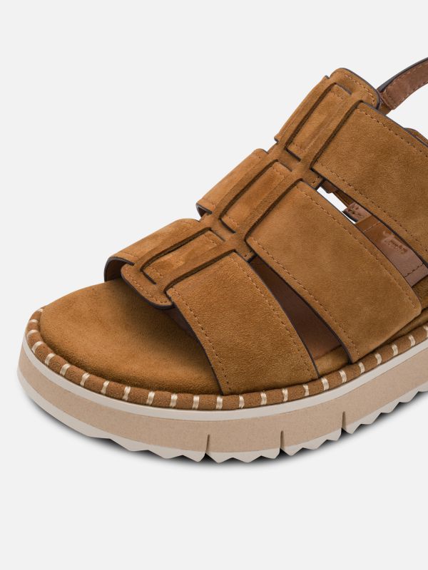 סנדל רצועות עבות מעור הפוך עם סגירת סקוצ’. סולית נוחות אורטופדית. תמריס TAMARIS.