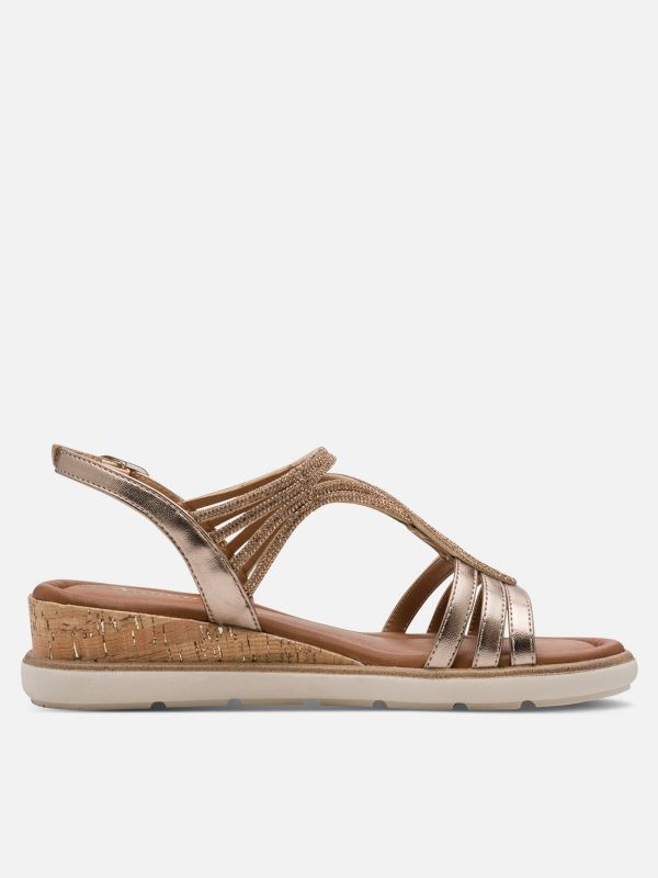 סנדל בעיצוב אלגנטי עדין. צבע ברונזה זוהר. מדרס נוחות. תמריס TAMARIS.