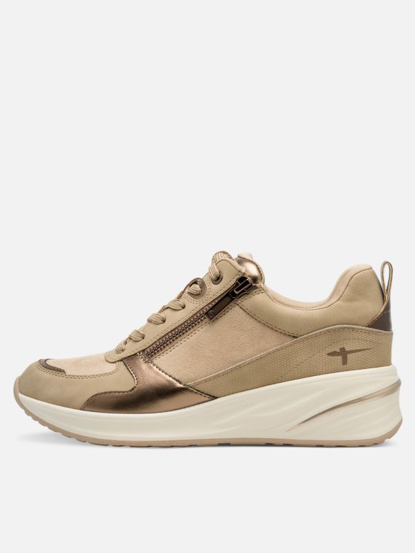 סניקרס צבע אבן בעיטור זהב. עם סוליה מוגבהת ורוכסן צד. תמריס TAMARIS.
